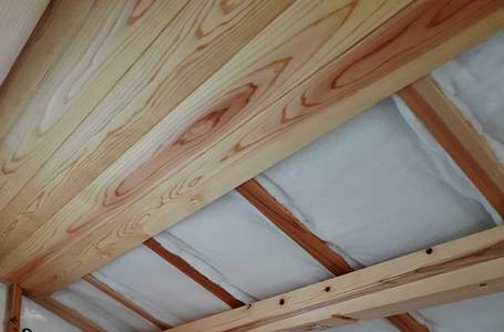 屋根断熱材と天井板